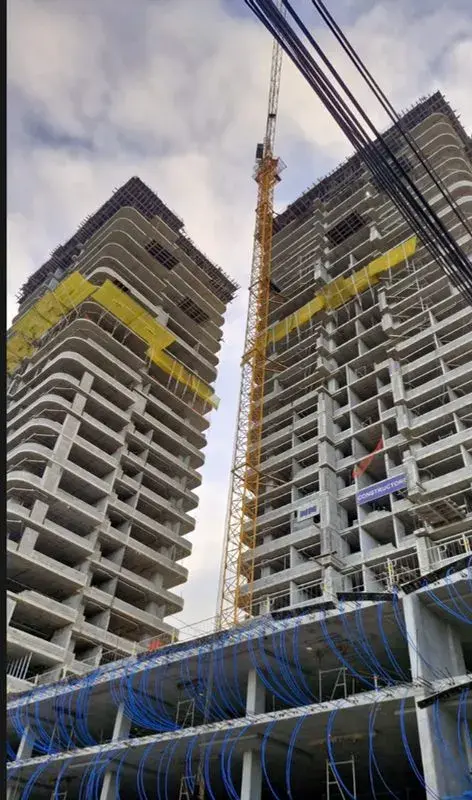 Trabajos de albañilería, Torres Platino
