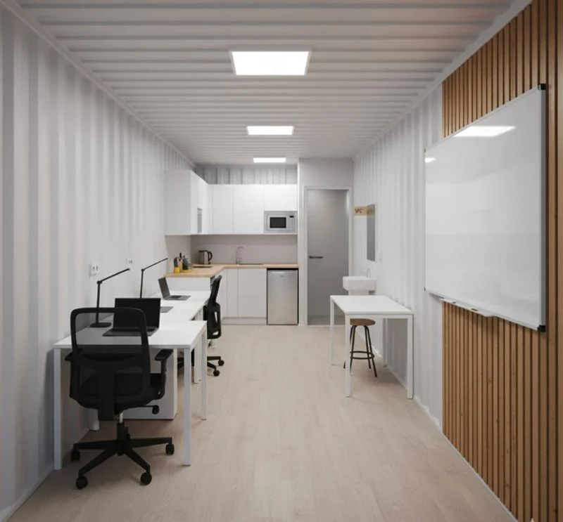 Interior de oficinas acondicionadas en contenedores
